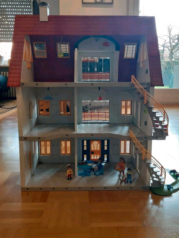 Playmobil Wohnhaus 4279 mit Erweiterung in Neubiberg