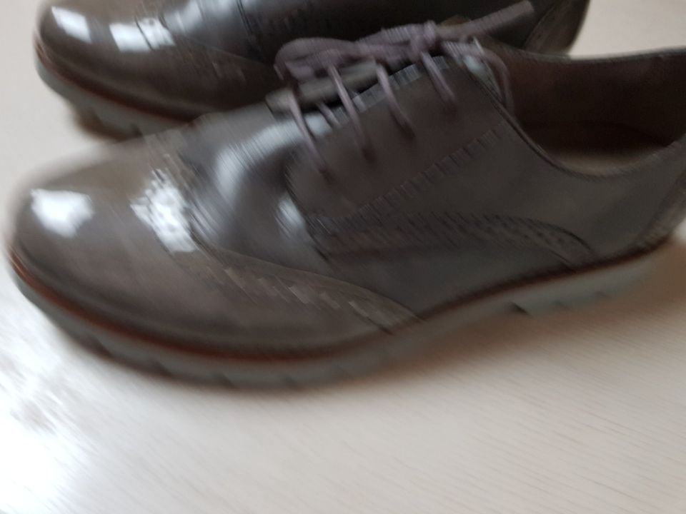 Stylische Schuhe Schnürschuhe von Jana Gr. 40 / 6,5 grau / taupe in Norderstedt