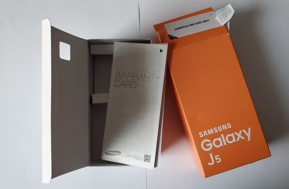 Samsung Galaxy J5 Black (2017) 8GB **Nur Karton** in Harsum