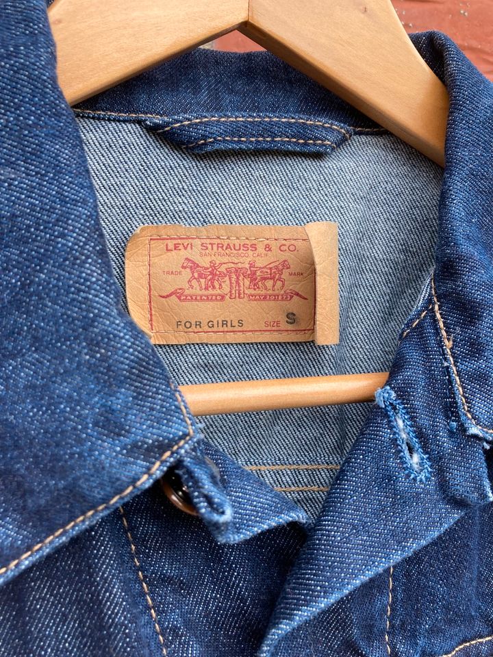 Jeansjacke Levi‘s S NEUWERTIG in Bleckede