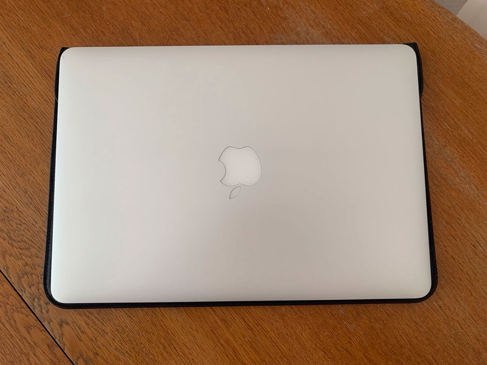 Apple Macbook Air A1466 (Mitte 2013) - 6.2 in Potsdam