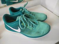 Nike Sportschuhe, Sneaker in Größe 38,5 Bayern - Durach Vorschau
