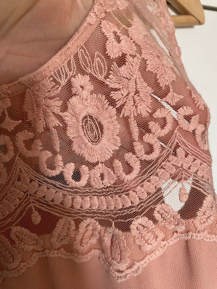 Wunderschönes Sommerkleid in zartem Rosé von VERO MODA in XL in Kiel