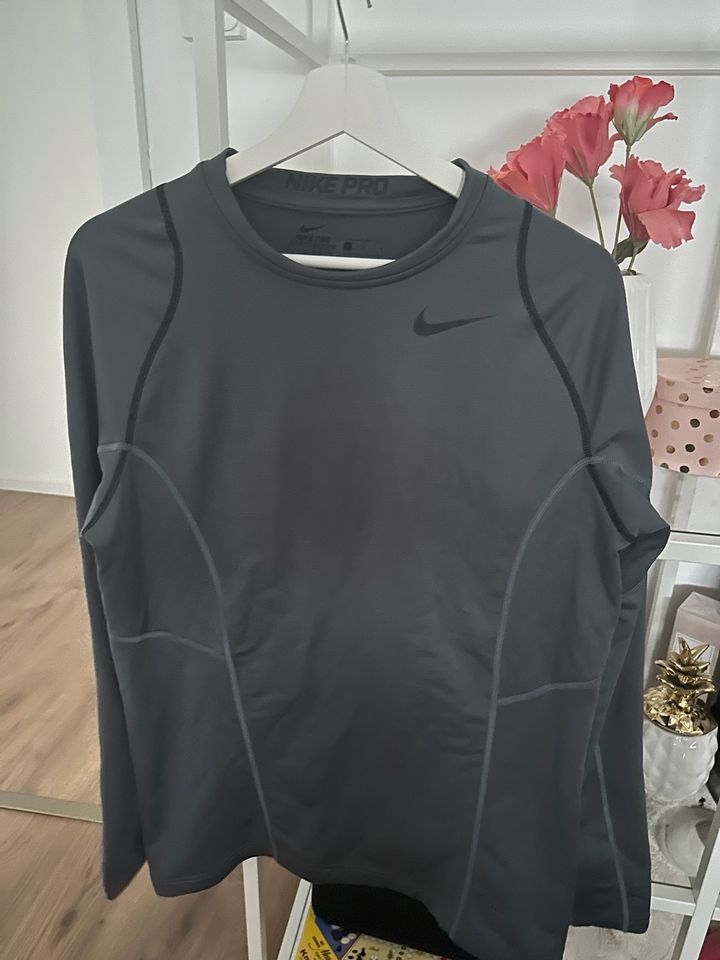 Nike Sweater in Remscheid