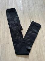 Leggings Camouflage schwarz Größe 42/44 Müritz - Landkreis - Röbel Vorschau