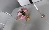 Vase mit Blumen und Kerzenständer (mit Kerzen) Hannover - Bothfeld-Vahrenheide Vorschau