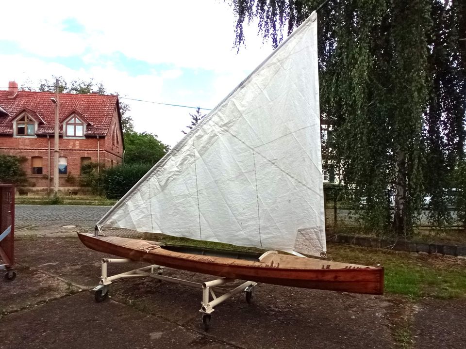 Versuchsprojekt Einhand-Segel-Kajak aus Holz mit Lateiner-Segel u in Erfurt