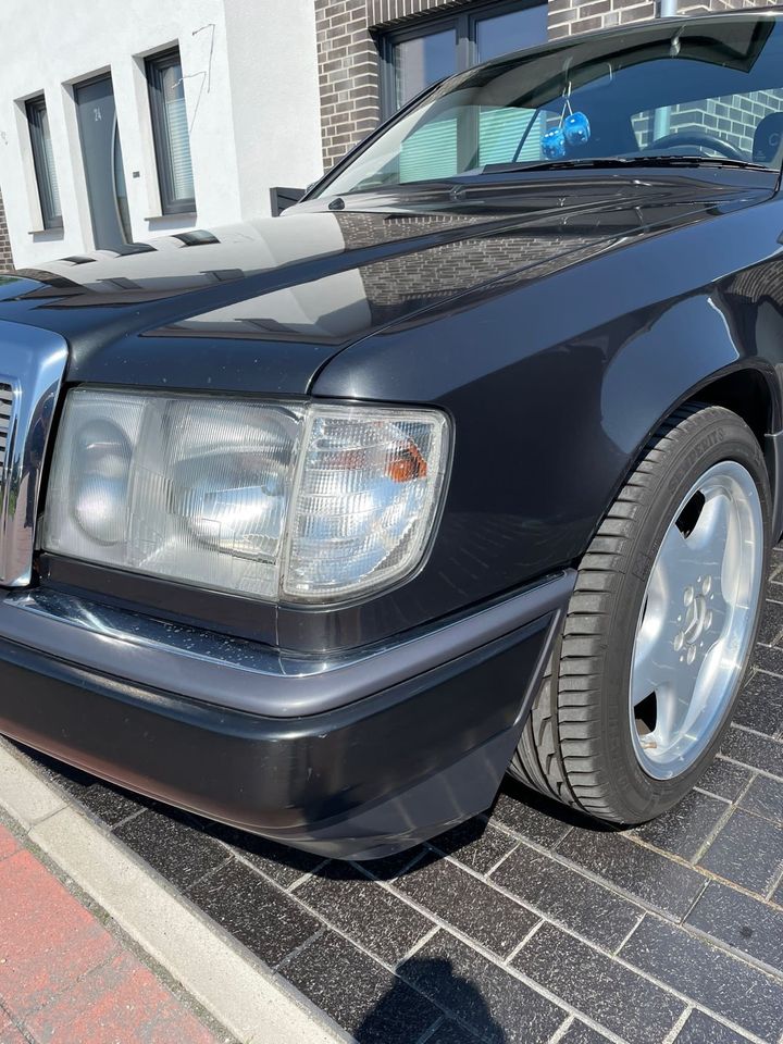 Mereces Benz W124 CE 220 in Bramsche