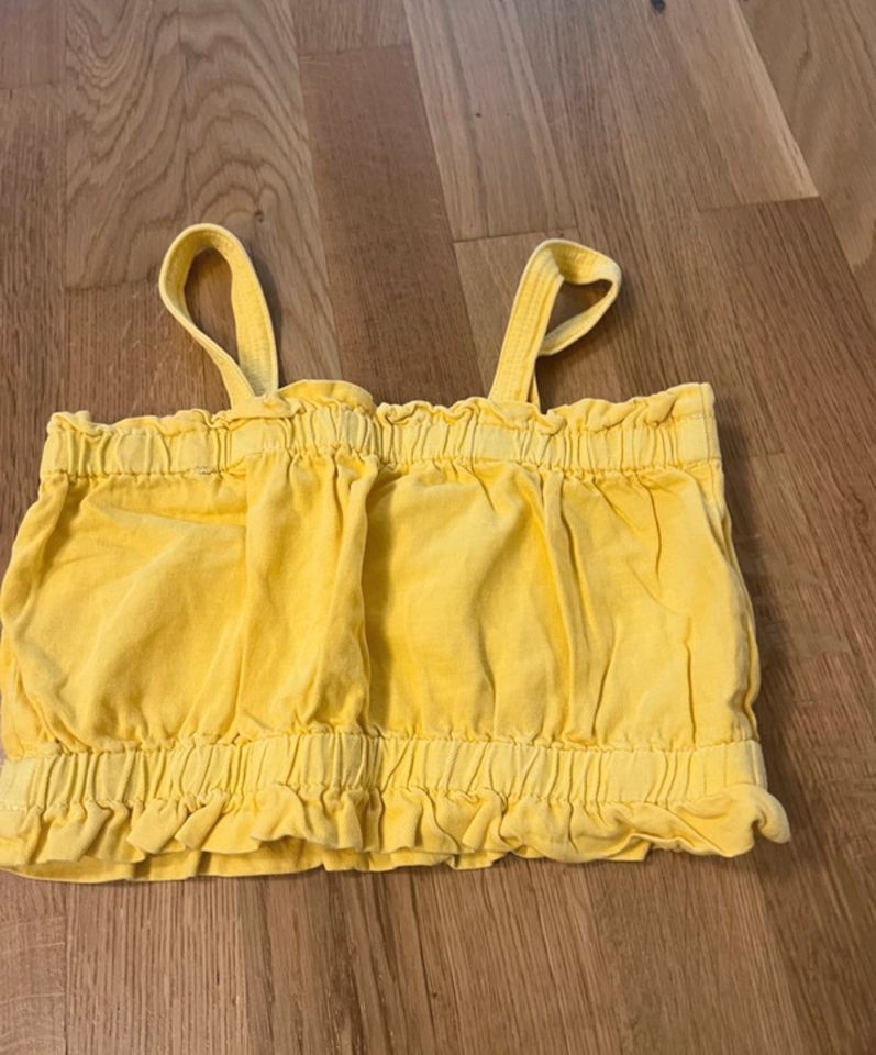 Hübsches Mädchen Top Shirt Zara Größe 152 Neu in Berlin