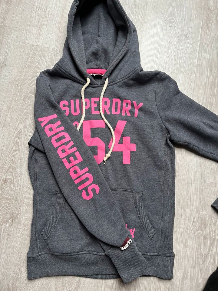 Superdry Damen Hoodie Kapuzen Sweatshirt Gr. M Top in Velbert