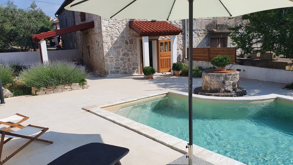 Nur 65 Meter bis zum Meer - Renoviertes Haus mit Pool Sutomiščica, Insel Ugljan / Zadar in Gaimersheim