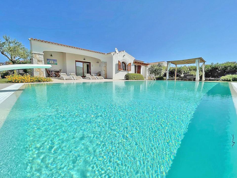 SARDINIEN - Ferienhaus mit Pool Nähe Strand und Meer BUDONI in Schmallenberg