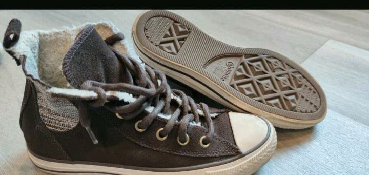 Converse Winter mit Fell in babyblau und braun in Finnentrop