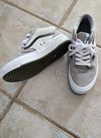 Sneakers knöchelhoch grau weiß Gr. 41,5 8,5 der Marke VANS top Sachsen - Riesa Vorschau