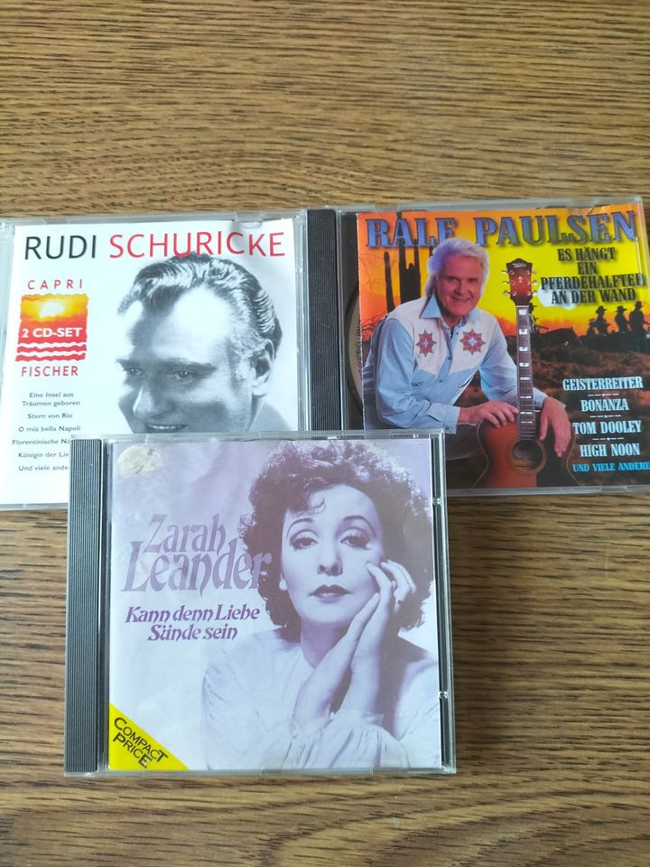 Vier verschiedene CD aus alten Zeiten in Berlin