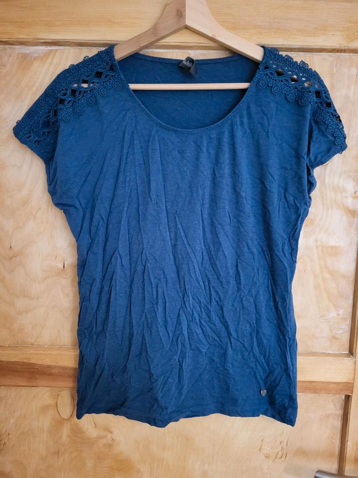 Multiblu Shirt T-Shirt Sommershirt Basicshirt Gr.S Stickerei blau in Neuruppin