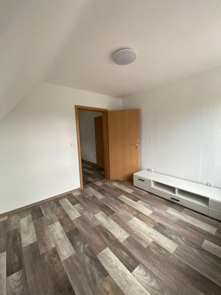 Kleine Wohnung 2Zimmer Küche Bad in Haiger