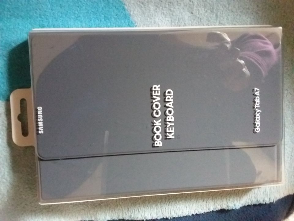 Book Cover Keyboard für  Samsung Galaxy Tab A 7 in Berlin