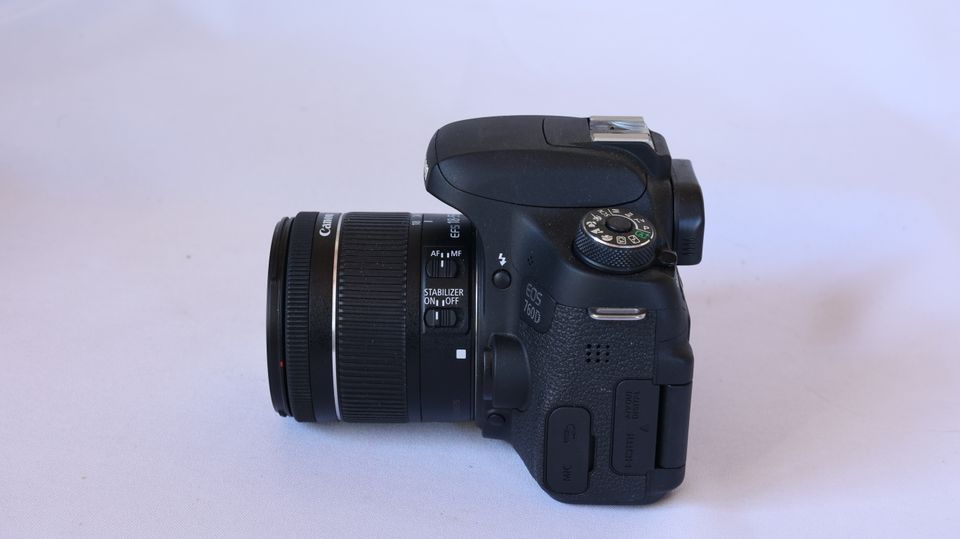Canon 760d mit 1:4 – 5,6 18-55mm STM wie neu in OVP in Augsburg