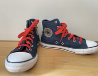 Neuwertige CONVERSE All Stars Kinder-Sneaker Schuhe Gr.35 / UK2.5 München - Moosach Vorschau