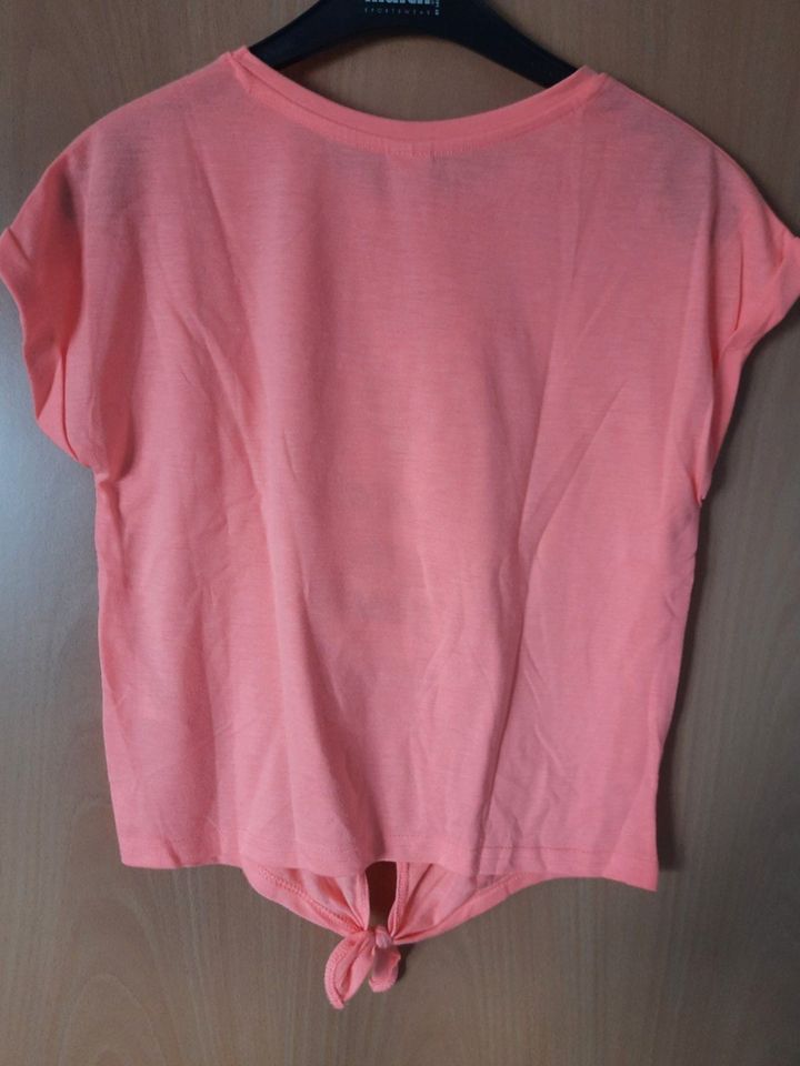 Verschiede Mädchen T-Shirts, je mit Druck, Größen 134/140 in Nieheim