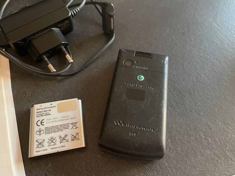 Sony Ericson W980 Walkman in Much