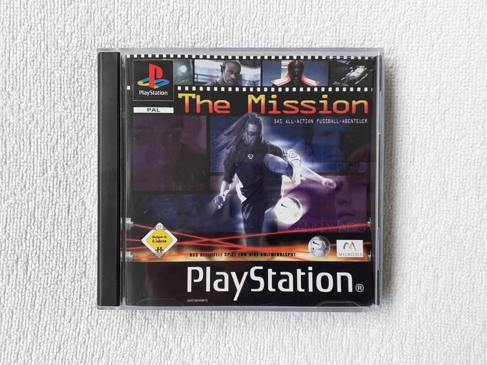 The Mission PS1 Spiel - Nike Fußball Kult Werbung - Playstation 1 in Wolfsburg
