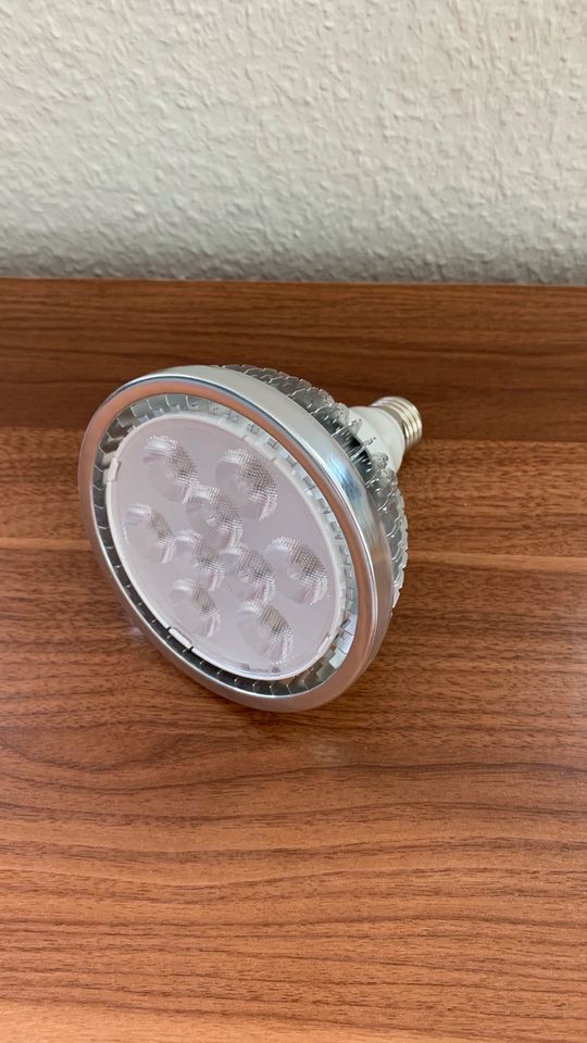 Venso Parus E27 Pflanzenlampe 18 Watt in Dresden