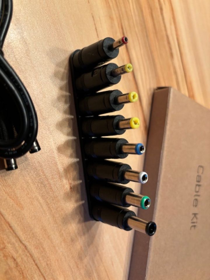 Netzteil DC Anschluss Set 8x Stecker Adapter für Laptop Universal in Merenberg