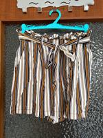 Pull & Bear Stoffshorts Shorts Hotpants Streifen Niedersachsen - Isernhagen Vorschau