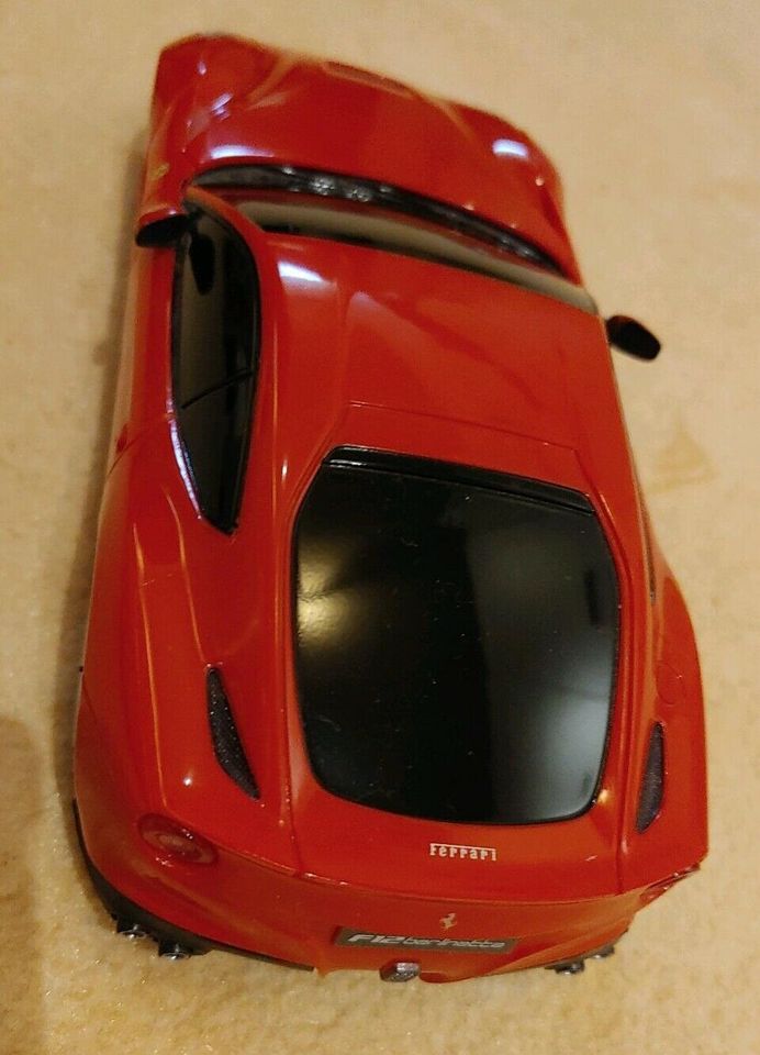 RC Spielzeug Ferrari in Hünstetten