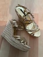 Zara Wedges Keilabsatzsandaletten Sandalen Sandaletten Gold 39 München - Schwabing-Freimann Vorschau
