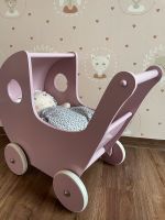 Smallstuff Puppenwagen rosa Holz mit Bettwäsche & Puppe Olivia Schleswig-Holstein - Harrislee Vorschau