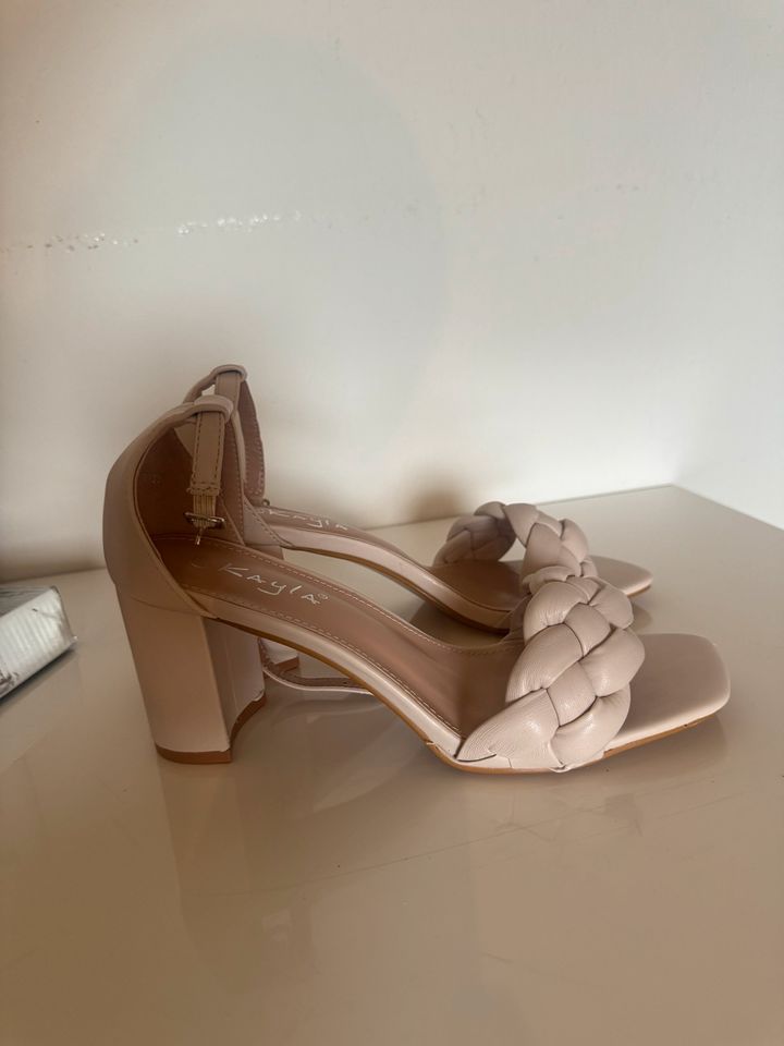 Damenschuhe Kayla Shoes/ Sandalen mit Absatz Kayla Shoes in Essen