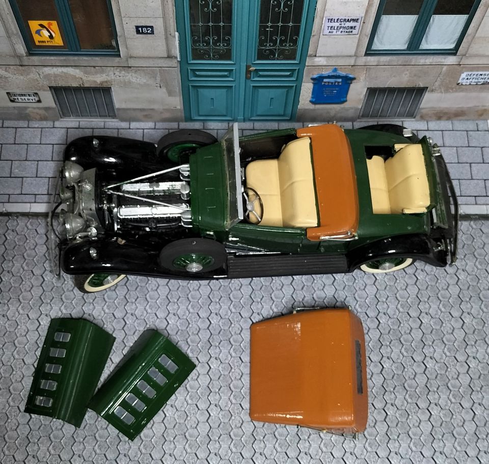 Monogram - Cadillac V-16 1930 - Plastikmodell 1:24 in Uedem