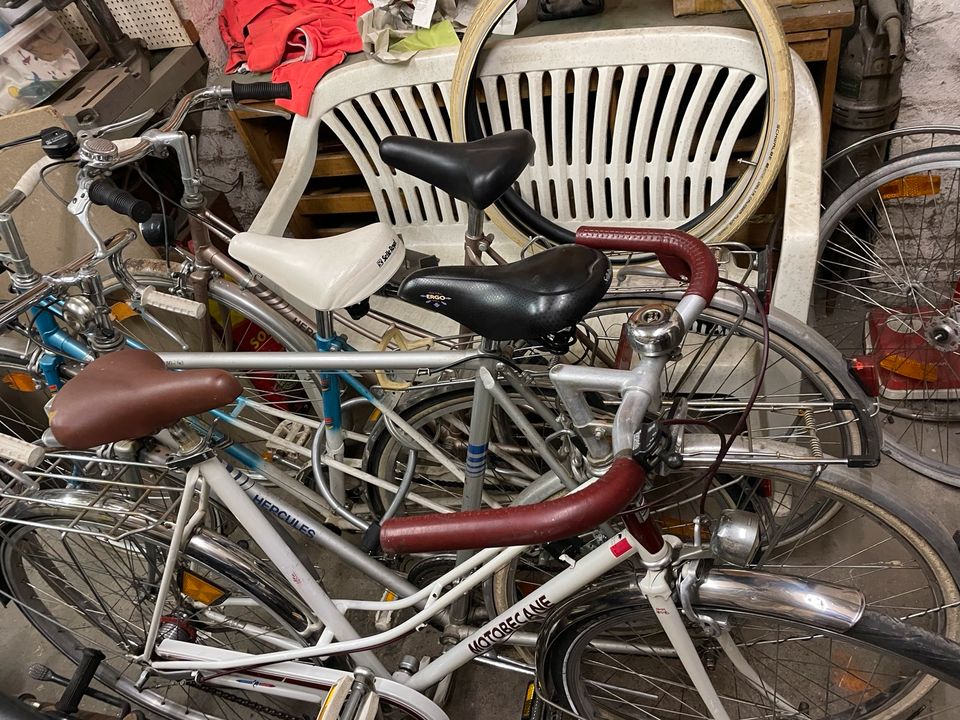 Verschiedene Fahrräder fahrbereit 26“ und 28“ in Köln