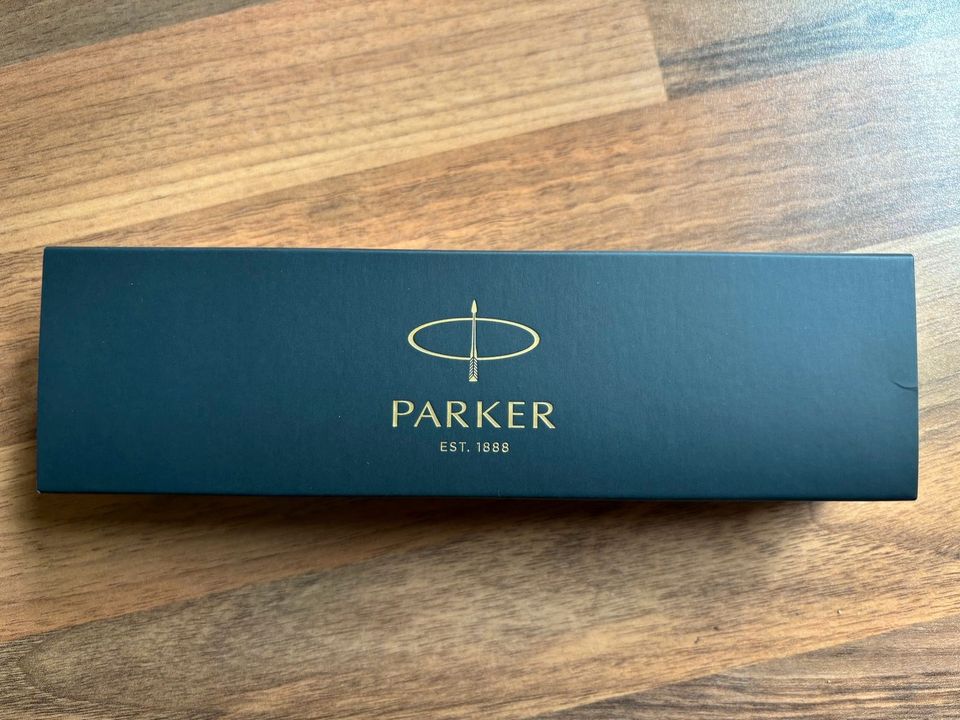 Kugelschreiber silber von Parker, neu in der Verpackung in Reinbek