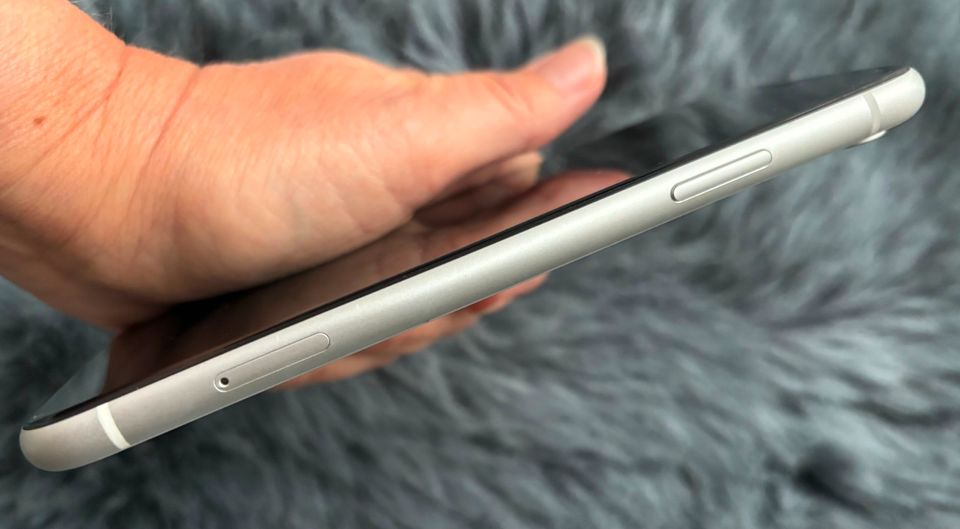 iPhone XR 64 GB weiß - ohne Gebrauchsspuren - OVP in Herne