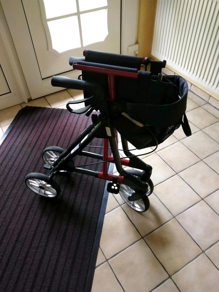 Verkaufe einen fast neuen Rollator in Bispingen