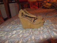 ZARA High Heels Plateau Sandalen Sandaletten Keilabsatz 36 Mitte - Wedding Vorschau