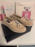Tommy Hilfiger Bootsschuhe beige 38 Nordrhein-Westfalen - Fröndenberg (Ruhr) Vorschau