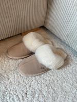 Ugg slipper weich gefütterte Hausschuhe beige braun weiß 38 neu Baden-Württemberg - Heilbronn Vorschau