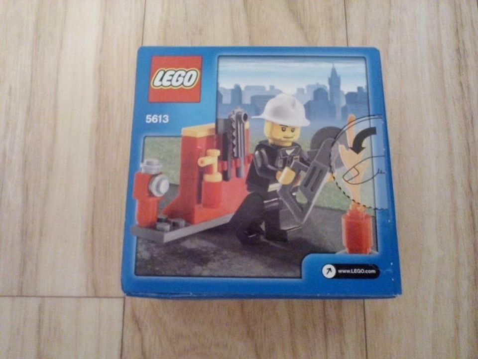 2 Kinderspielzeuge Legos City Nr. 5613 und die Nr. 5611 Neu & OVP in Berlin