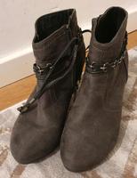 Kurze Damen Stiefel mit Absatz Bayern - Freising Vorschau