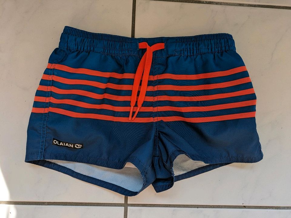 Decathlon Badehose 98-104 in Köln