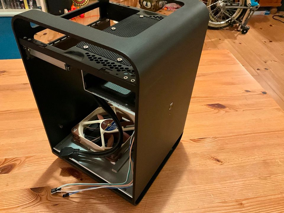 SilverStone ITX Gehäuse CS01 Schwarz mit Noctua Lüfter in Berlin