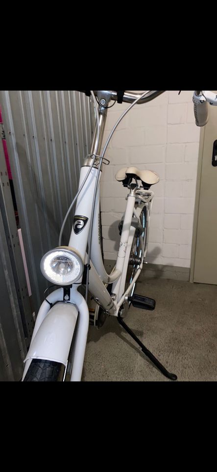 Damen Fahrrad“ Citybike“ BATAVUS‘ 28 Zoll in Neuss