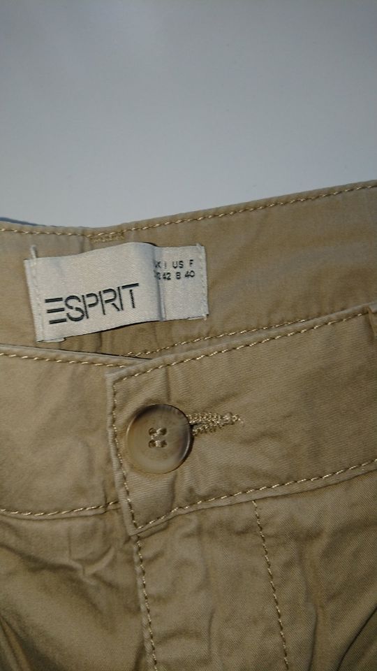 Esprit Damen Shorts kurze Hose Hotpants beige braun 2 Stk. Gr. 38 in Arnstadt
