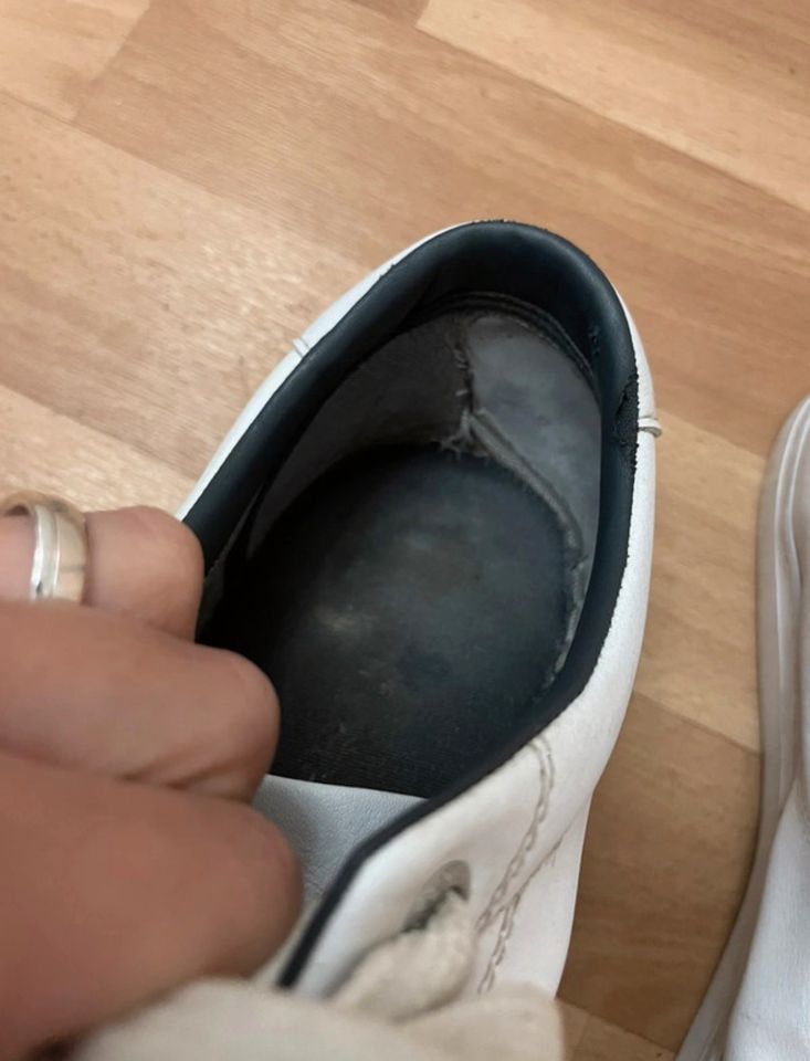 Original Tommy Hilfiger Sneaker Herren Größe 42 in Farbe Weiß in Potsdam