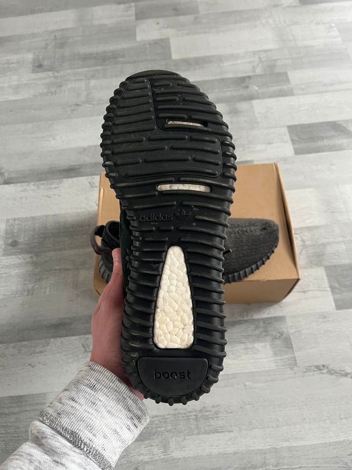 Adidas Yeezy Boost 350 Pirate Black in Neuss